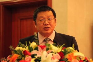 章建華[中國石化高級副總裁]