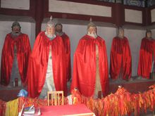 三義宮主殿趙雲、黃忠等武將塑像