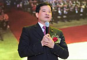 陳懷德[中國扶貧開發協會副會長富佑集團董事局主席]