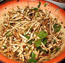 側耳根拌雞絲 側耳根拌雞絲