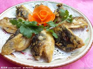 煎焗魚頭 煎焗魚頭