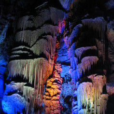 熨斗燕子洞 熨斗燕子洞