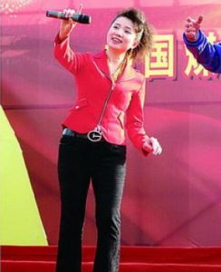 曾靜[遼寧籍歌手，國家一級演員]