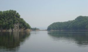 白山湖仁義砬子 白山湖仁義砬子