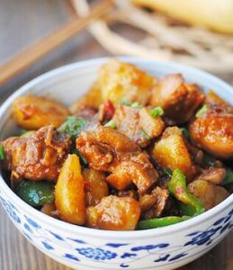 黑橄欖土豆燒雞 黑橄欖土豆燒雞