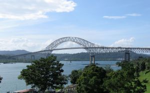 巴拿馬運河大橋
