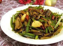 家常炒蒜苗 家常炒蒜苗