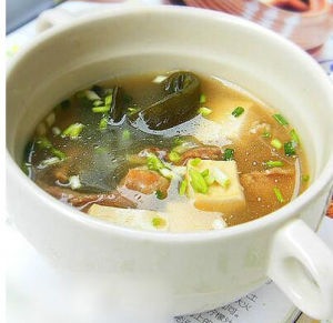 肉片海帶豆腐湯 肉片海帶豆腐湯