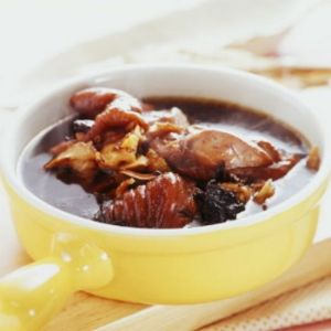 豬蹄熟地煲 豬蹄熟地煲