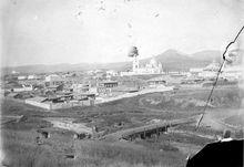 邊境對面的恰克圖，前景的大橋在中國境內