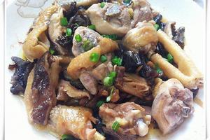 冬菇木耳蒸滑雞 冬菇木耳蒸滑雞