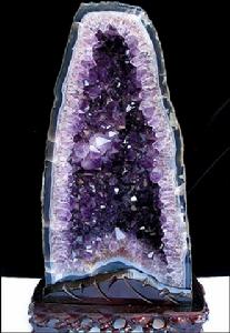天然紫晶洞