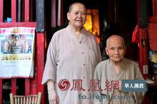 住持明參法師七十多歲，另一位法師八十多歲