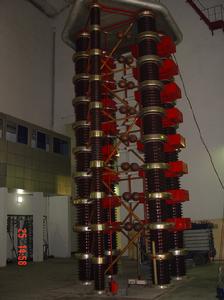 實驗室設備:衝擊電壓發生器