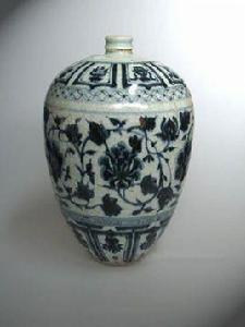 元青花牡丹纏枝花紋瓶 元青花牡丹纏枝花紋瓶