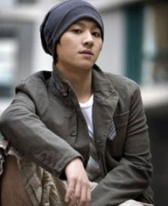 胡朝戈，原名胡中虎