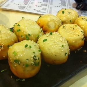 咖喱素牛肉生煎包 咖喱素牛肉生煎包