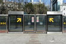 中運量凱旋路站站台禁止門