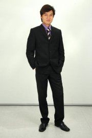 宗平（伍洪升飾演）