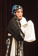 劉萍飾演秦香蓮