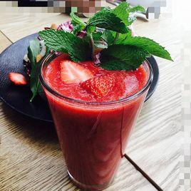 鮮榨草莓汁 鮮榨草莓汁