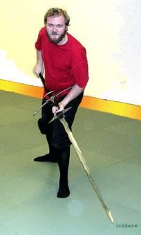 看著比人還高的歐洲雙手巨劍,普通人能駕馭得了嗎?