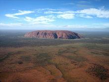 烏魯汝—卡塔楚塔國家公園：烏魯汝巨石