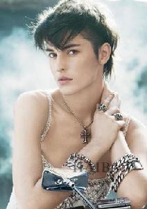 阿曼達·莫爾 阿曼達·莫爾