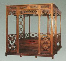 櫸木攢海棠花圍拔步床 櫸木攢海棠花圍拔步床