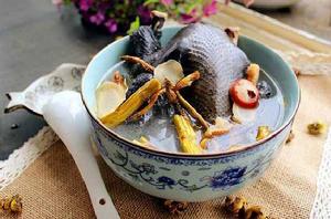 石斛洋參烏雞湯 石斛洋參烏雞湯