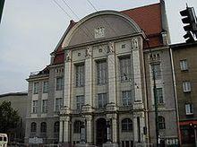 阿達密耶茨基經濟學院