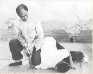 其擒拿尤為人重，有“千手擒拿”之稱