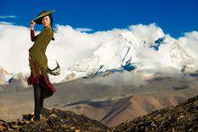 仁青卓瑪-時尚平面廣告