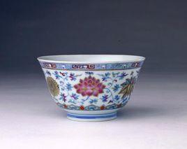 清鹹豐鬥彩描金纏枝花紋碗 清鹹豐鬥彩描金纏枝花紋碗