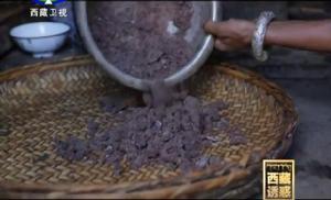 烹飪傳統的雞爪谷手抓飯之三