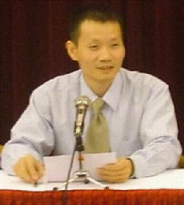 （圖）在07年桌式足球工作會議上的做工作匯報