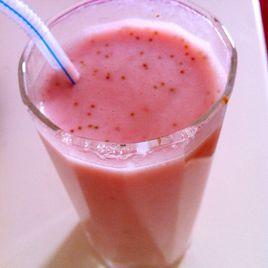 櫻花草莓牛奶 櫻花草莓牛奶