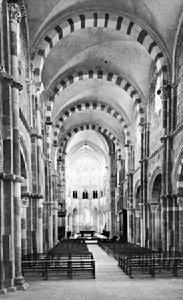 勃艮地羅馬式風格