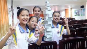 “紙的藝術”疊高樓活動冠軍隊