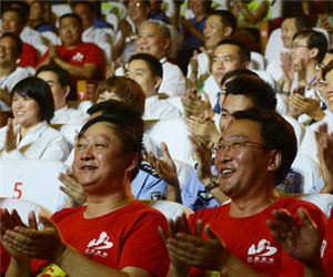 掌聲雷動 掌聲雷動