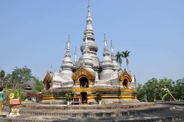 飛龍山白塔林 飛龍山白塔林