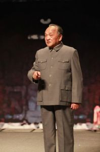 潘玉民飾演的話劇版  鄧小平