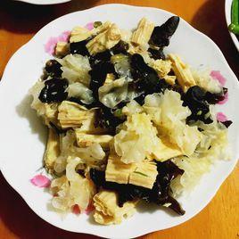 銀耳炒腐竹 銀耳炒腐竹