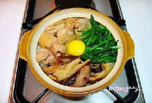 北菇滑雞煲仔飯 北菇滑雞煲仔飯