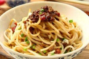 蒜香豆醬牛肉拌麵 蒜香豆醬牛肉拌麵