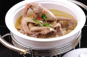 砂鍋燉仔鴿 砂鍋燉仔鴿