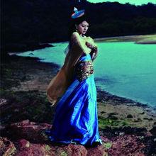 戴錯頭花的女生