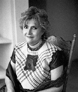 勞拉·埃斯基維爾