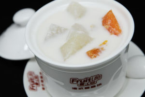 鮮奶燉雪梨 鮮奶燉雪梨