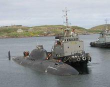 705型攻擊核潛艇入塢